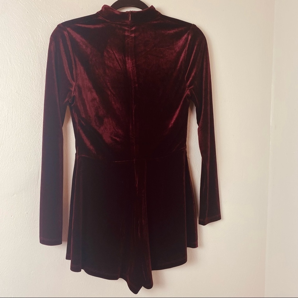 Tobi Burgundy Velvet Fitted Romper  Sz M - Picture 15 of 15